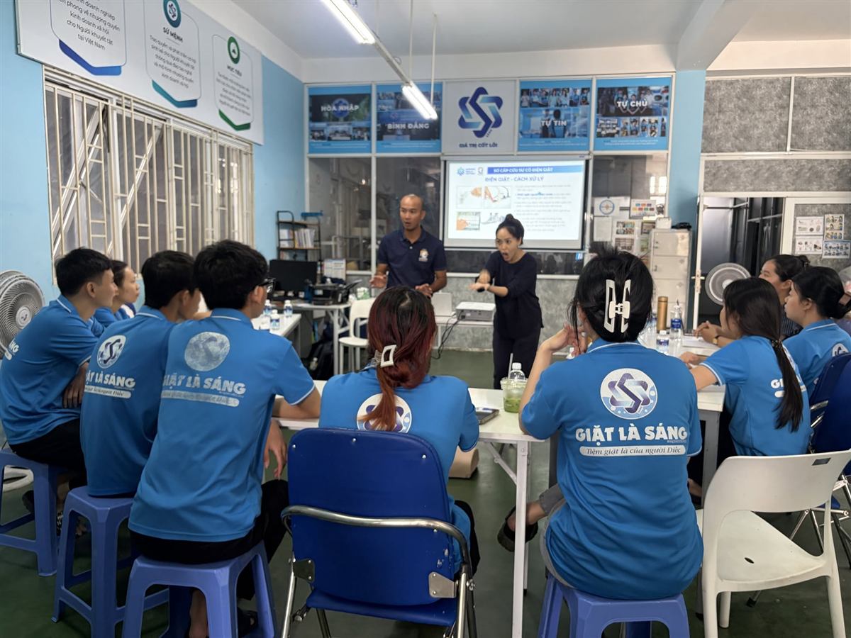 Lớp học sơ cấp cứu cho người lao động