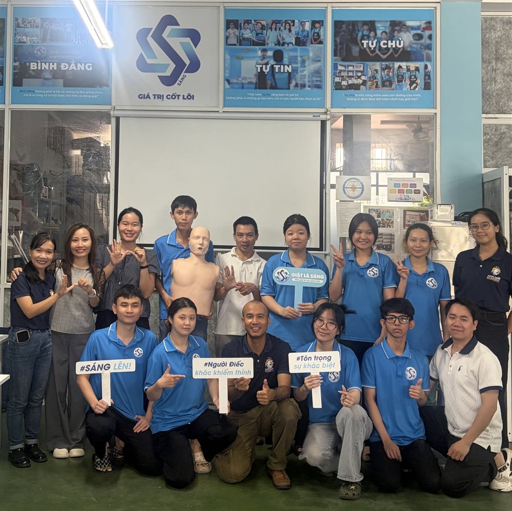 Học viên cùng mô hình sau buổi tập huấn